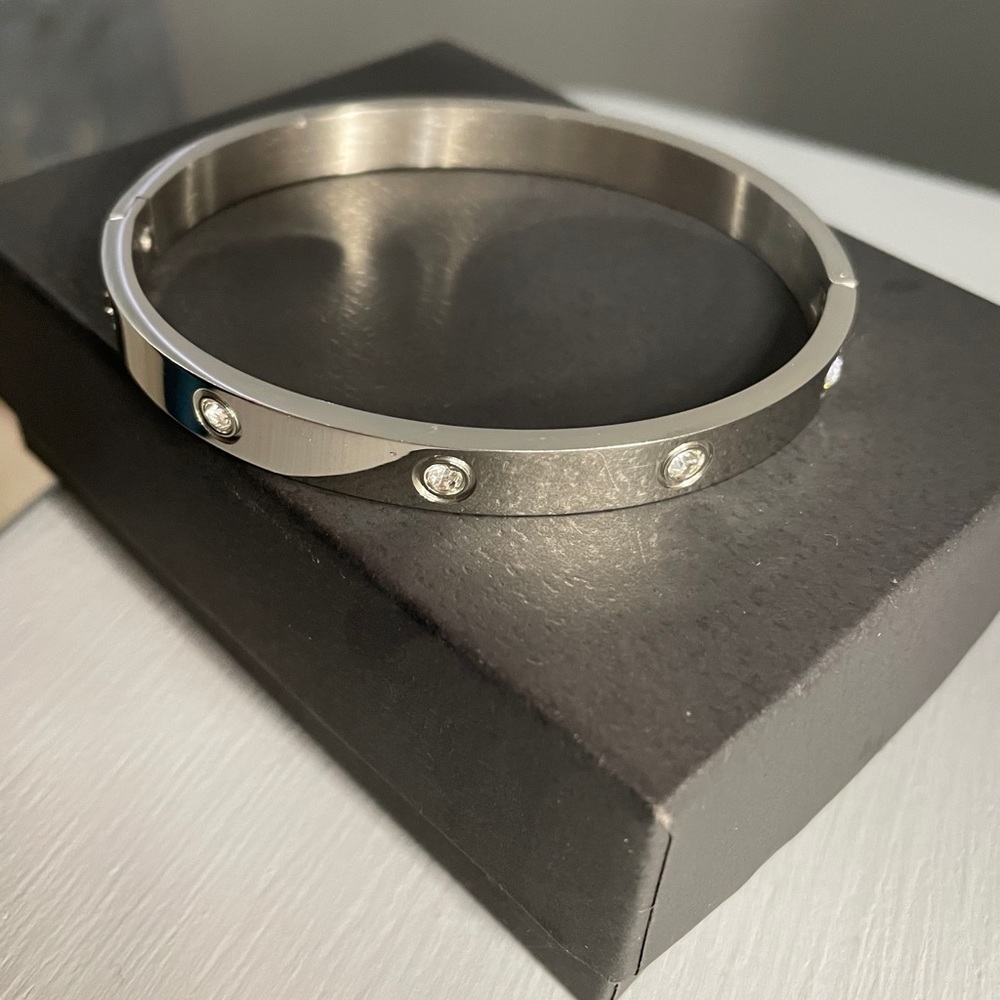 Stainless steel bangle bracelet - Picture 3 of 16